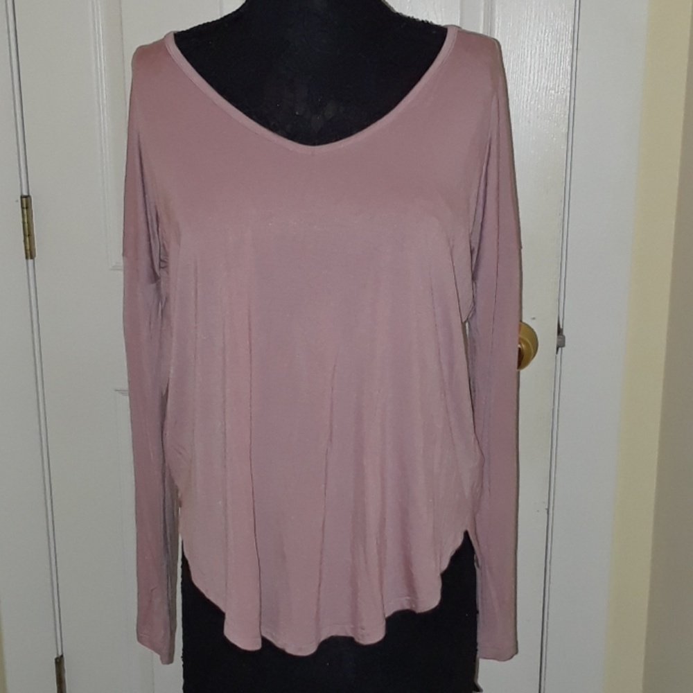 GAP Drapey Open V Back tee